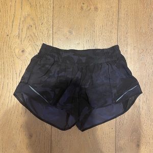 Lululemon Hotty Hot 2.5” camo